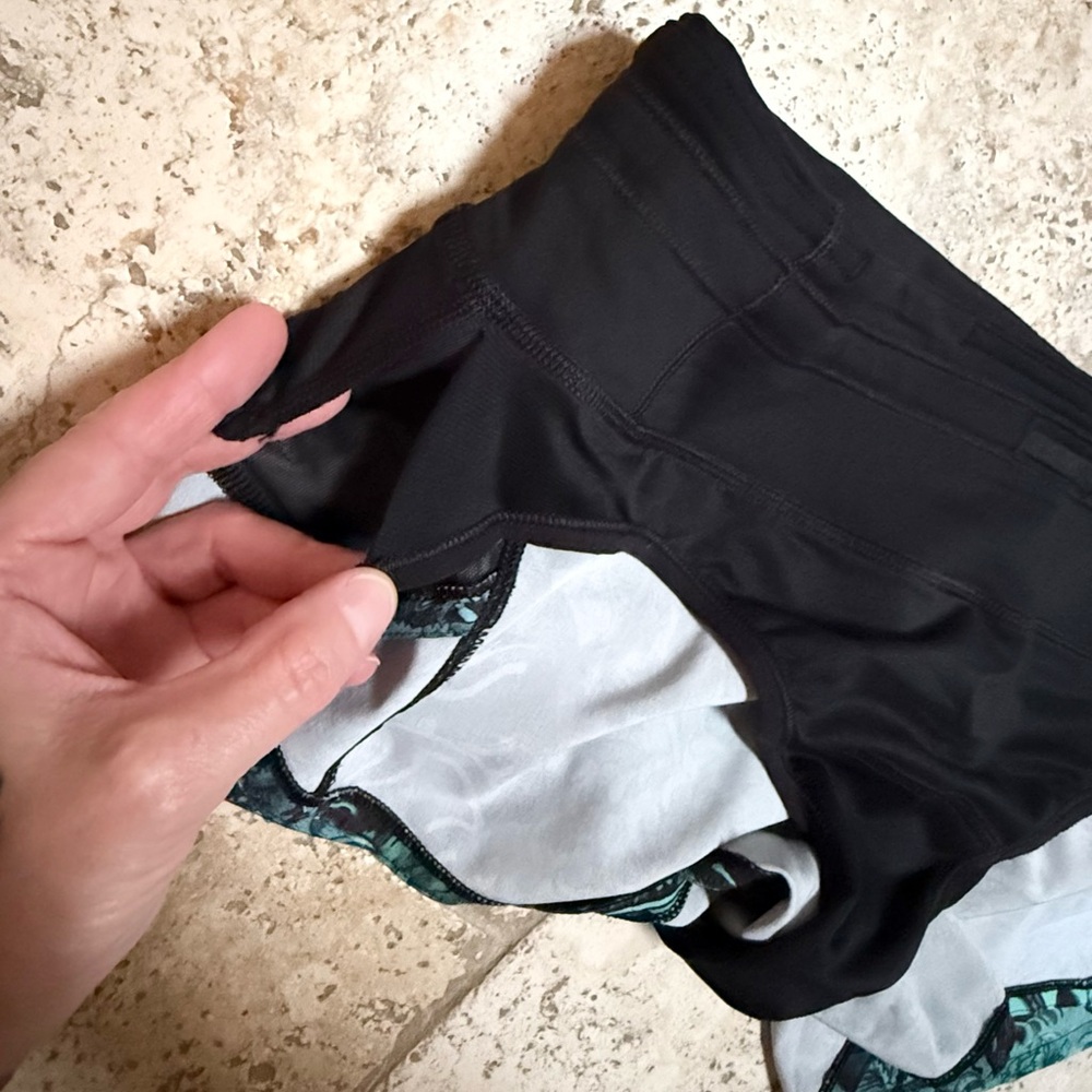 Lululemon Athletica Speed Up Shorts Size 4 2.5” - Picture 4 of 4